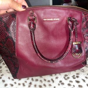 Michael Kors purse 👛
